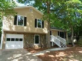 2750 Blarney Way NW in Duluth, GA - Building Photo