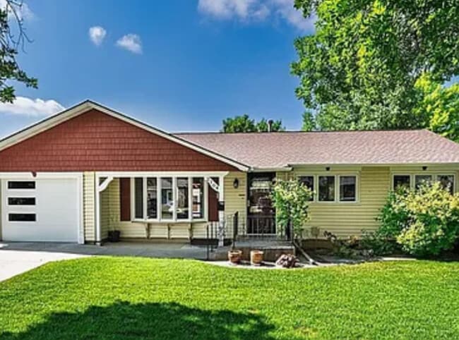 property at 2104 Concord Dr