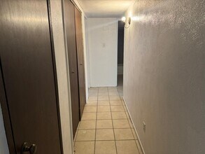 6110 W Ridgecreek Dr in Houston, TX - Building Photo - Building Photo