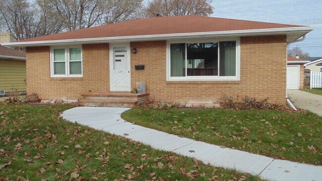 1134 E Lindbergh St in Appleton, WI - Building Photo - Building Photo
