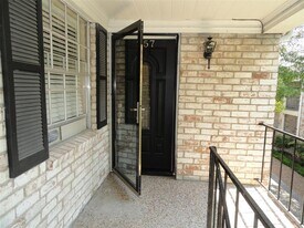 7900 Westheimer Rd in Houston, TX - Building Photo