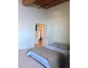 52 Lawrence Dr in Lowell, MA - Building Photo - Building Photo