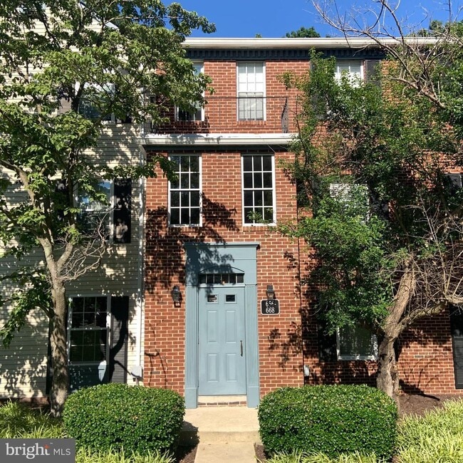 property at 664 Newbridge Ct