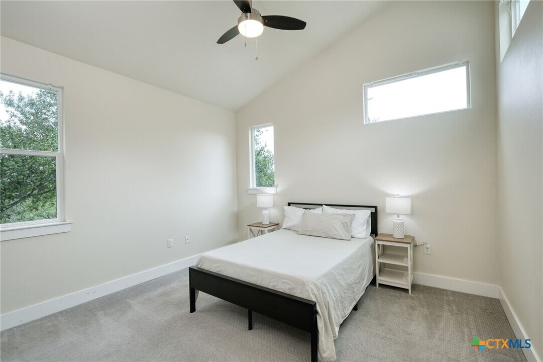 15500 Enid Dr in Austin, TX - Building Photo