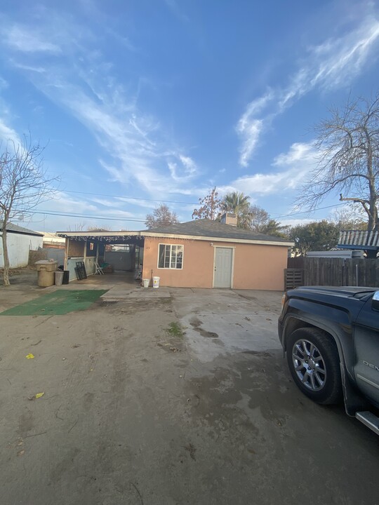 123 Bliss St in Bakersfield, CA - Building Photo