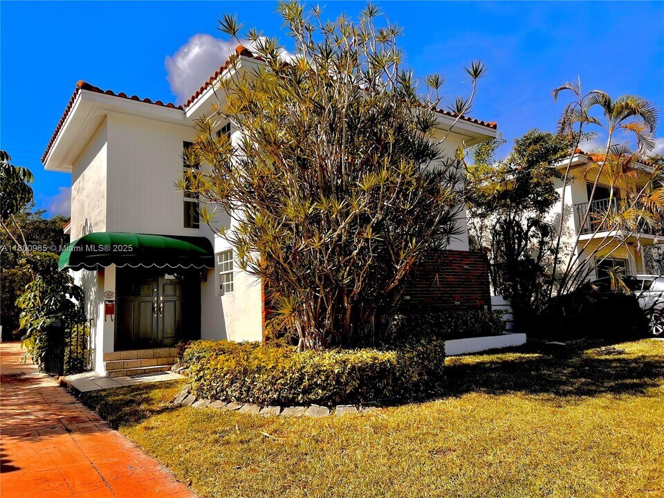 3130 S Le Jeune Rd-Unit -3132-U in Coral Gables, FL - Building Photo