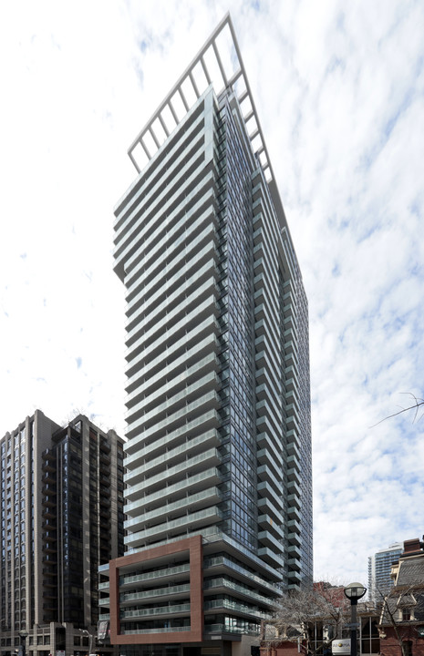 Mercer Condos in Toronto, ON - Building Photo