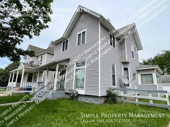 property at 906 Jefferson Ave SE