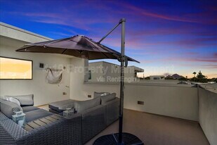 1111 E Missouri Ave in Phoenix, AZ - Building Photo