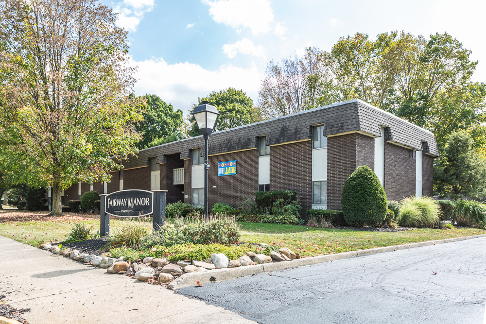 Fairway Tower & Manor Apartments in Akron, OH - Building Photo