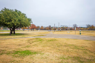 The Gardens of Josey Lane in Carrollton, TX - Building Photo - Building Photo