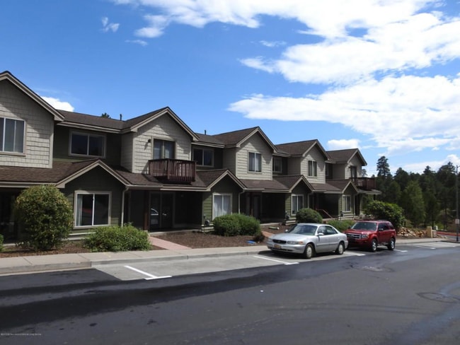 1415 E Payton Way in Flagstaff, AZ - Foto de edificio - Building Photo