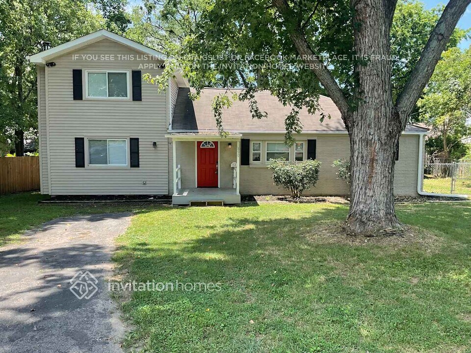 890 Idlewild Dr in Nashville, TN - Building Photo