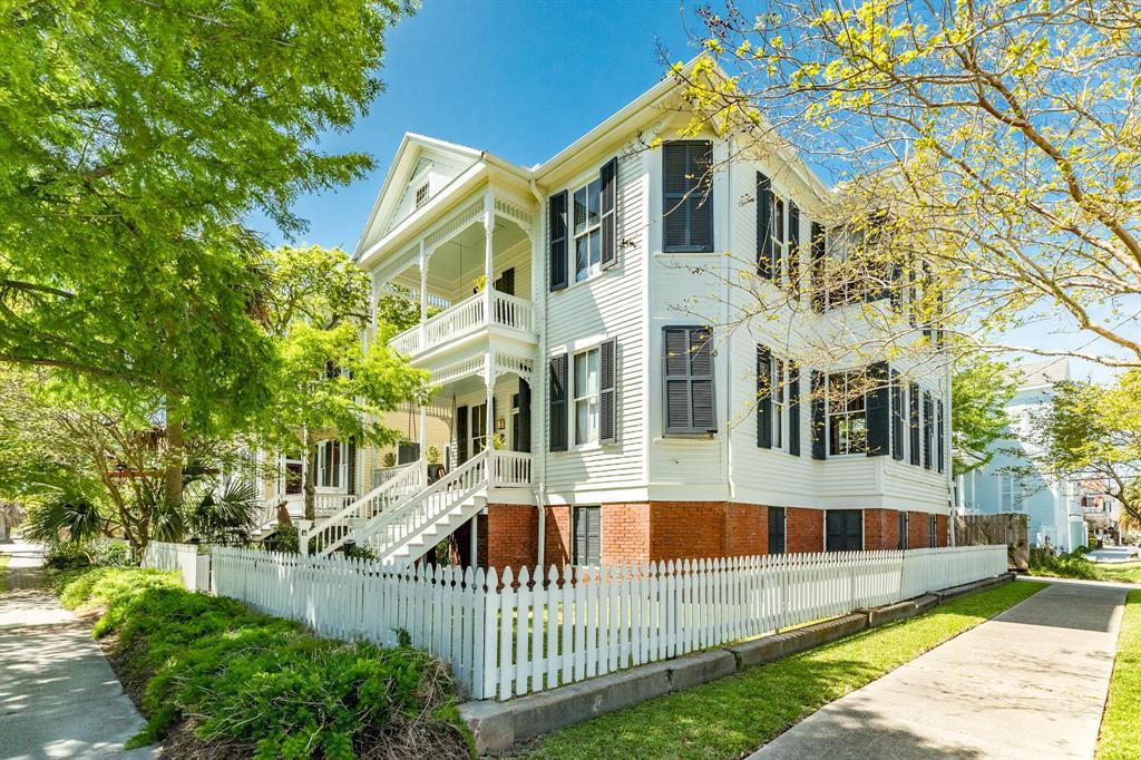 1702 Sealy Ave in Galveston, TX - Foto de edificio