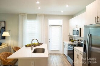102 Kennedy Rdg Wy, Unit Mary in Mooresville, NC - Building Photo - Building Photo