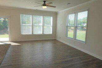 409 Yellow Fox Rd in Greer, SC - Building Photo - Building Photo