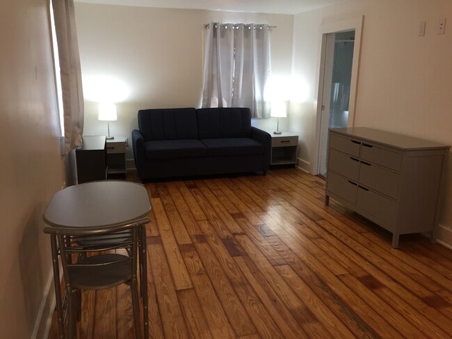 800 Roosevelt Pl, Unit Efficiency Apartment in New Orleans, LA - Foto de edificio - Building Photo