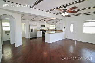 6719 13th St N in St. Petersburg, FL - Building Photo - Building Photo