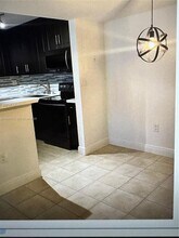 7130 NW 179th St in Hialeah, FL - Building Photo - Building Photo