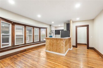 483 Alexander St in Rochester, NY - Foto de edificio - Building Photo