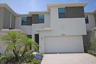 14050 SW Thorens Dr in Port St. Lucie, FL - Building Photo - Building Photo