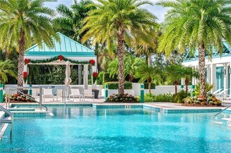 7515 Pelican Bay Blvd, Unit 7B in Naples, FL - Building Photo - Building Photo