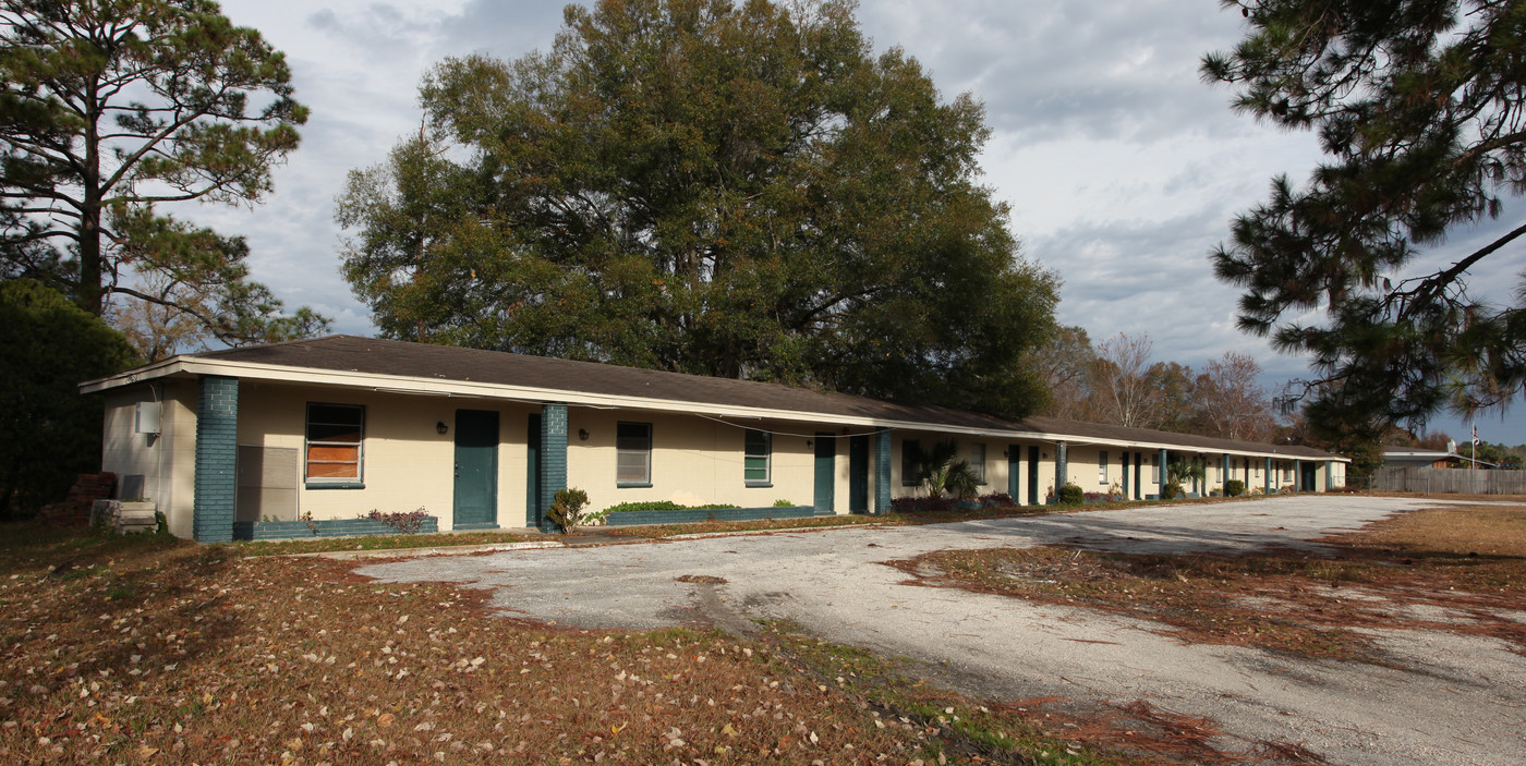 2305 N Temple Ave in Starke, FL - Building Photo