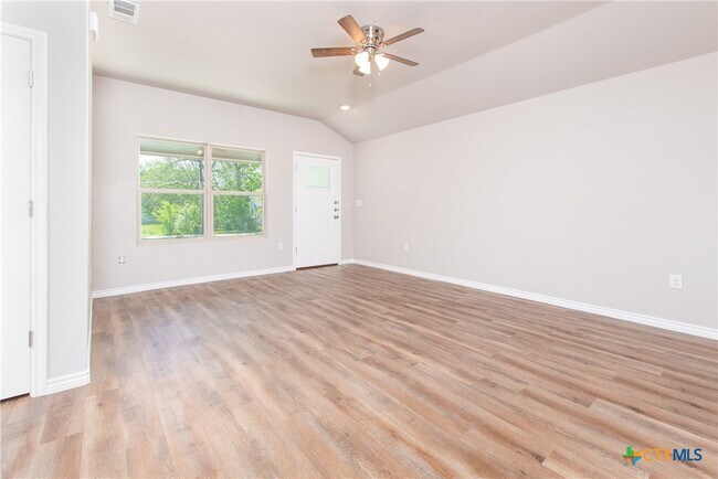 2351 S Wall St in Belton, TX - Building Photo - Building Photo