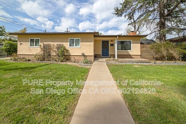 property at 1121 S Pine St