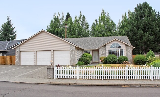 property at 15040 SE Lostine Dr