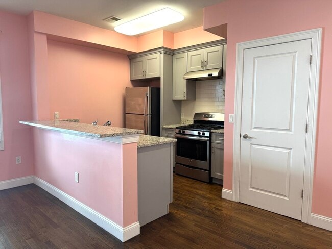 16 Fisk St in Jersey City, NJ - Building Photo - Building Photo