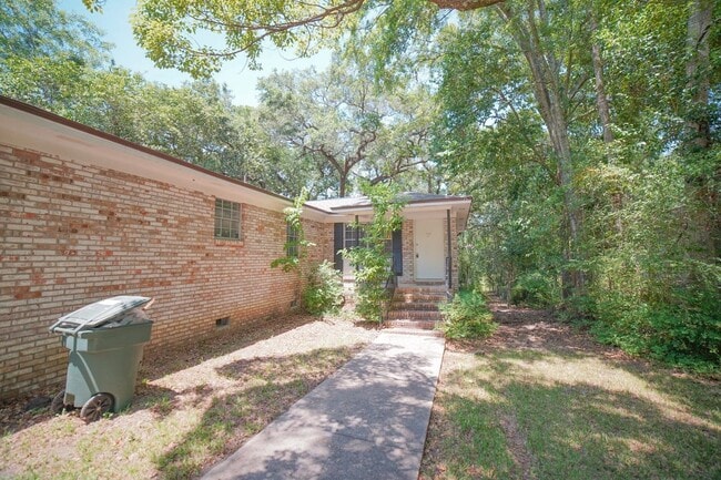 property at 1726 Hartsfield Rd