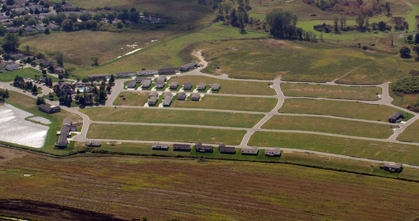 Burkhart Ridge North in Howell, MI - Building Photo