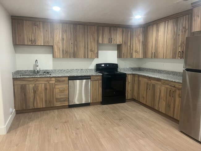 1262 N 1000 W in Clinton, UT - Building Photo - Building Photo