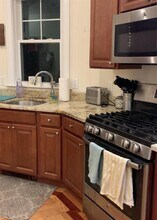 406 Medford St, Unit 1 in Somerville, MA - Building Photo - Building Photo