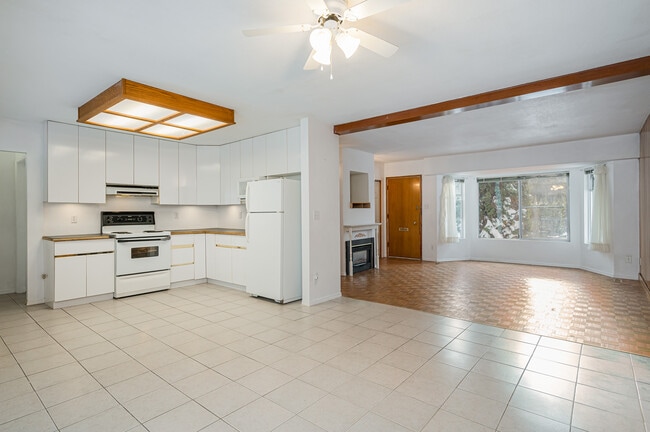 33533 Dewdney Trunk Rd in Mission, BC - Building Photo - Building Photo