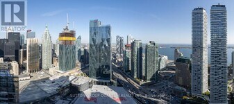 65 Bremner Blvd in Toronto, ON - Building Photo