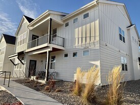 1820 Iron Wheel Dr in Windsor, CO - Building Photo