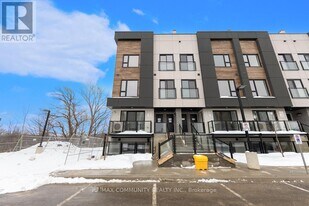 16 Melbourne Ave in St Catharines, ON - Building Photo