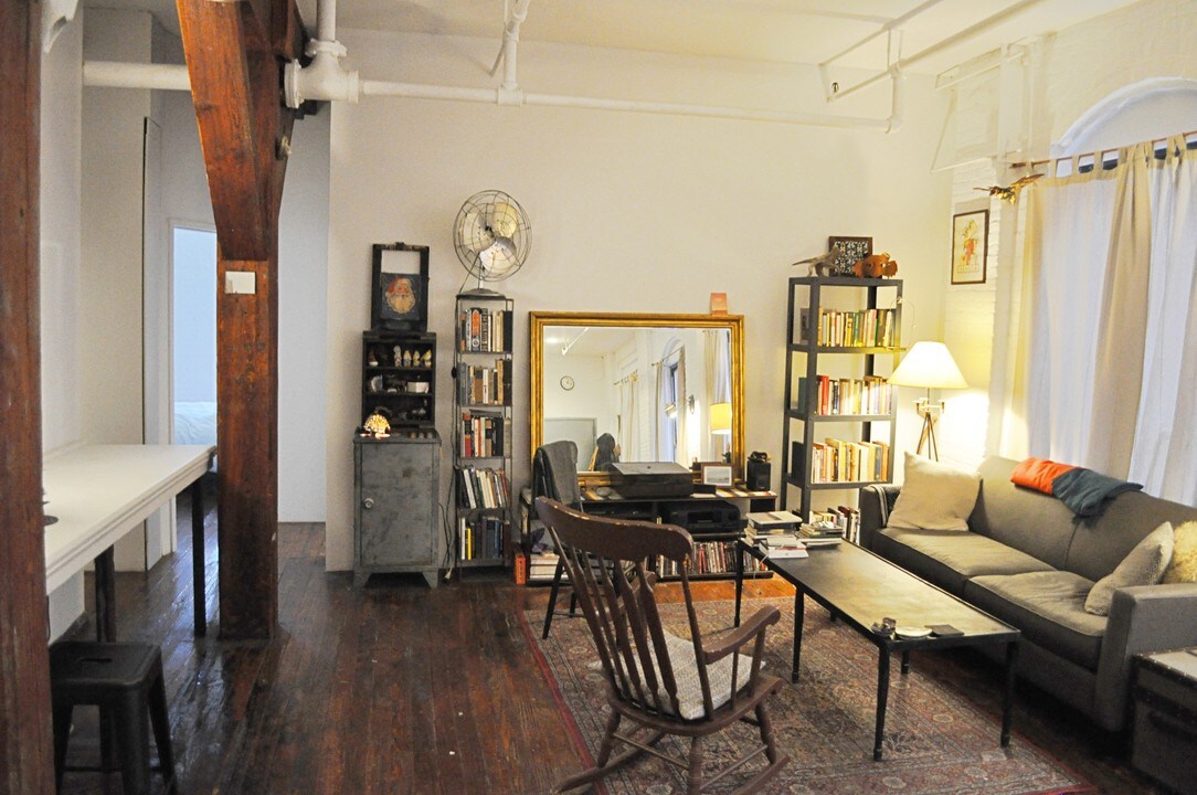 5 Delavan St in Brooklyn, NY - Building Photo