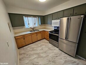 29150 Lund Ave in Warren, MI - Building Photo - Building Photo