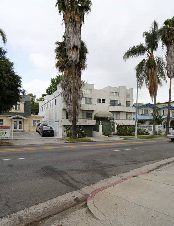 549 S Wilton Pl in Los Angeles, CA - Foto de edificio