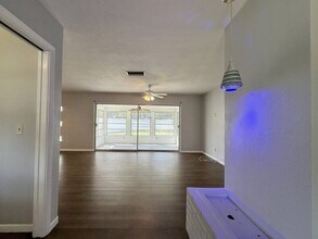 10901 117th Ave in Largo, FL - Building Photo - Building Photo