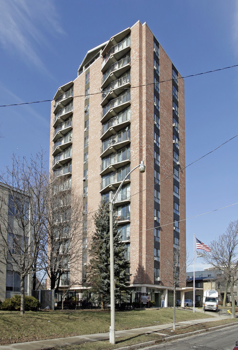 Cambridge Apartments in Milwaukee, WI - Foto de edificio