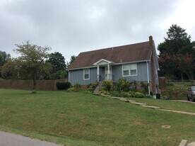 564 Briarwood Dr in Clarksville, TN - Building Photo