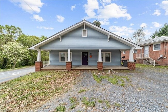 property at 305 W Kivett St