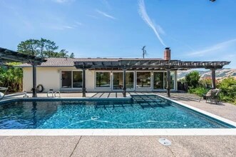 1097 Lea Dr in San Rafael, CA - Building Photo - Building Photo