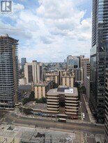 238 Simcoe St in Toronto, ON - Building Photo