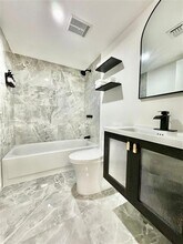 715 Gardens Dr, Unit 103 in Pompano Beach, FL - Foto de edificio - Building Photo