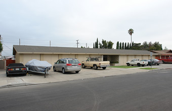 250-260 S Oak St in Orange, CA - Building Photo - Building Photo